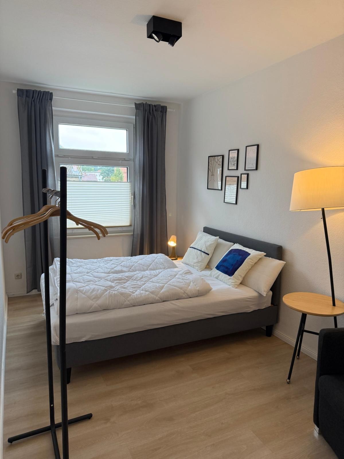 Schlafzimmer im Tageslicht